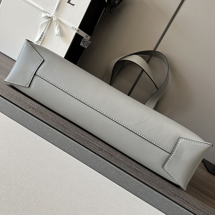 ロエベ 通勤バッグ レディース LOEWE バックル-ホリゾンタル-トート B692K99X02-7240 アスファルトグレー クラシックカーフ シルバー金具 - 画像 (7)