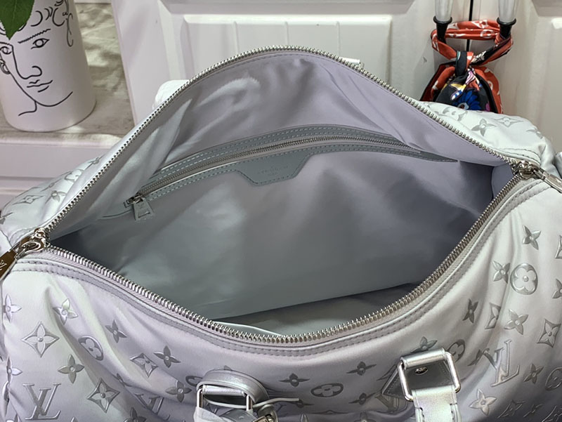 ルイヴィトン キーポル・バンドリエール 45 フロスト M12067 モノグラム シルバー金具 キーポル バンド リエール 25 口コミ - 画像 (3)