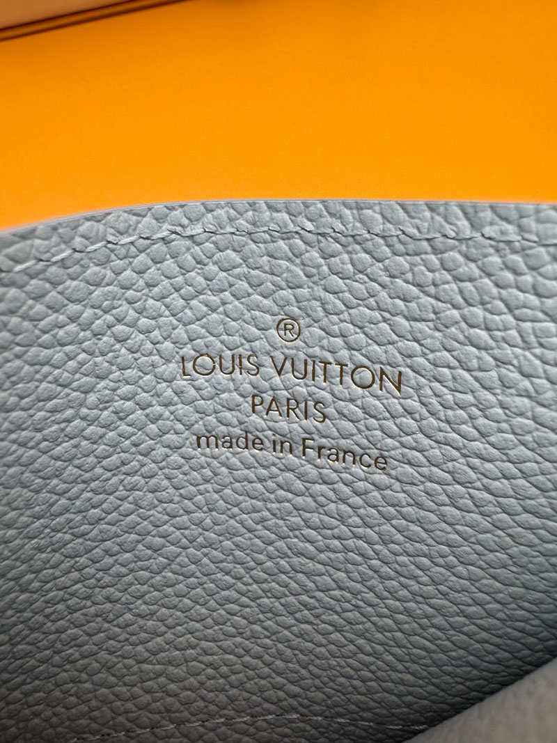 並行輸入品 ルイヴィトン アンプラント ポルト カルト・LV チャーム M83585 RFID モノグラム ブルー ヴィトン カードケース 使い方 - 画像 (6)