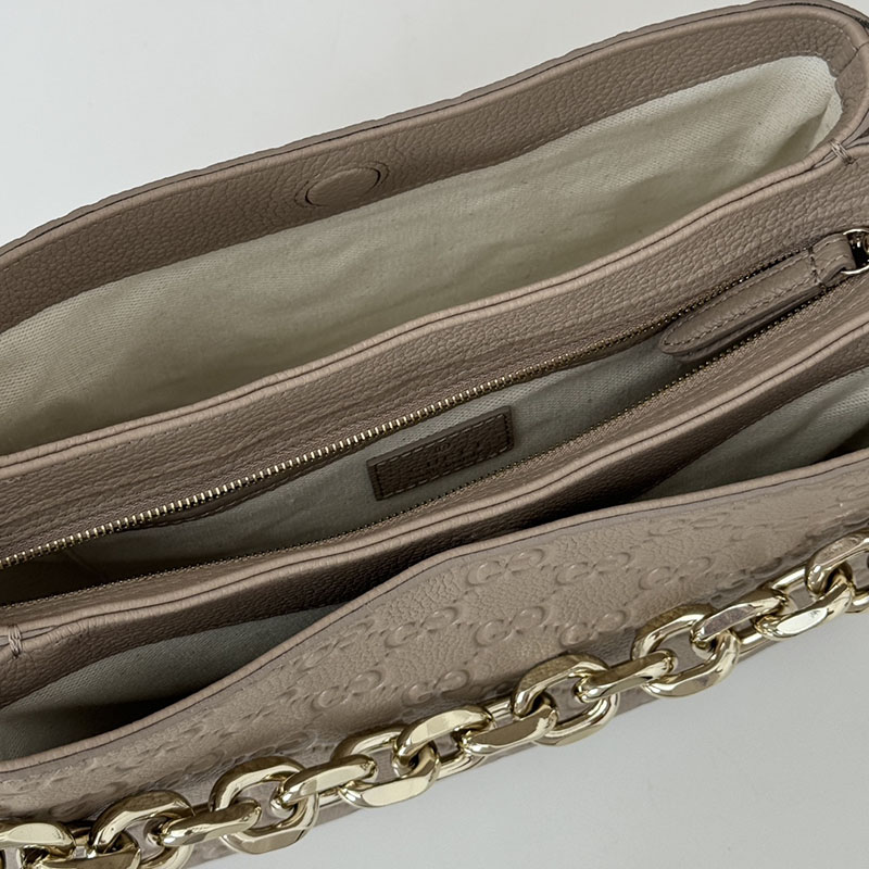 グッチ バッグ 人気 GUCCI GG EMBLEM SMALL SHOULDER BAG 815263 AAEEM 1523 トープ グッチ ショルダーバッグ人気 - 画像 (2)