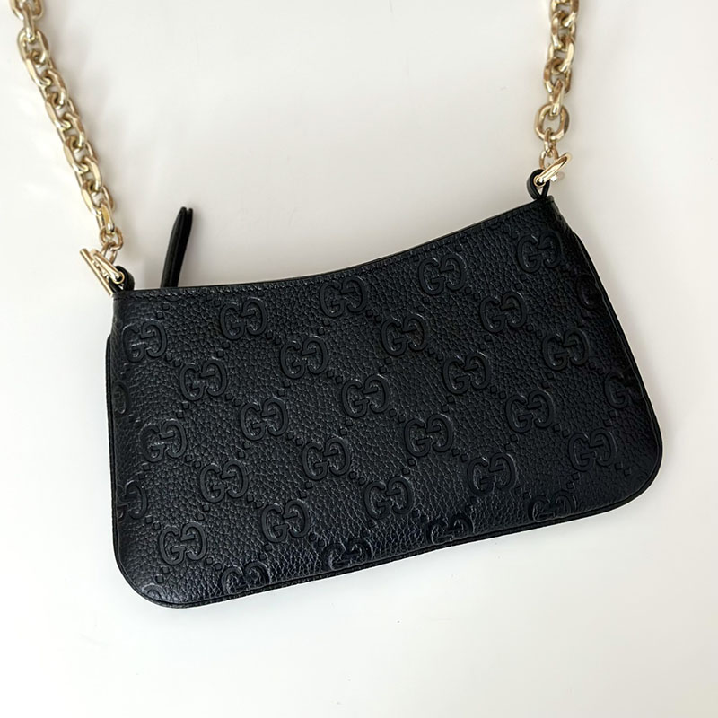 グッチ バッグ 人気 GUCCI GGエンブレム スーパーミニバッグ 815278 AAEEM 1000 ブラック ショルダーポーチ レディース 人気 - 画像 (3)
