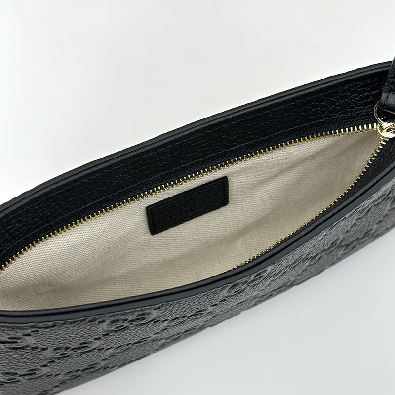 グッチ バッグ 人気 GUCCI GGエンブレム スーパーミニバッグ 815278 AAEEM 1000 ブラック ショルダーポーチ レディース 人気 - 画像 (2)