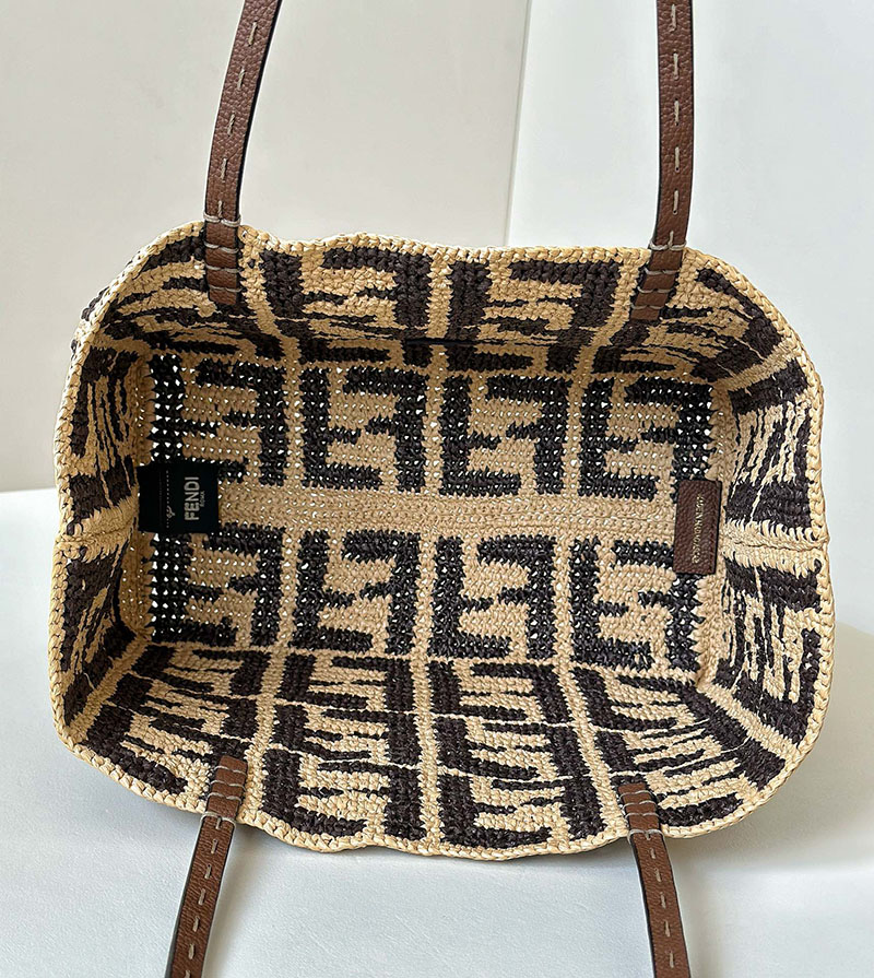 フェンディ 人気バッグ FENDI ロール スモール ブラウンFFラフィア クロシェ スリム クラッチ付きトートバッグ 8BH424AS3BF1PII - 画像 (3)