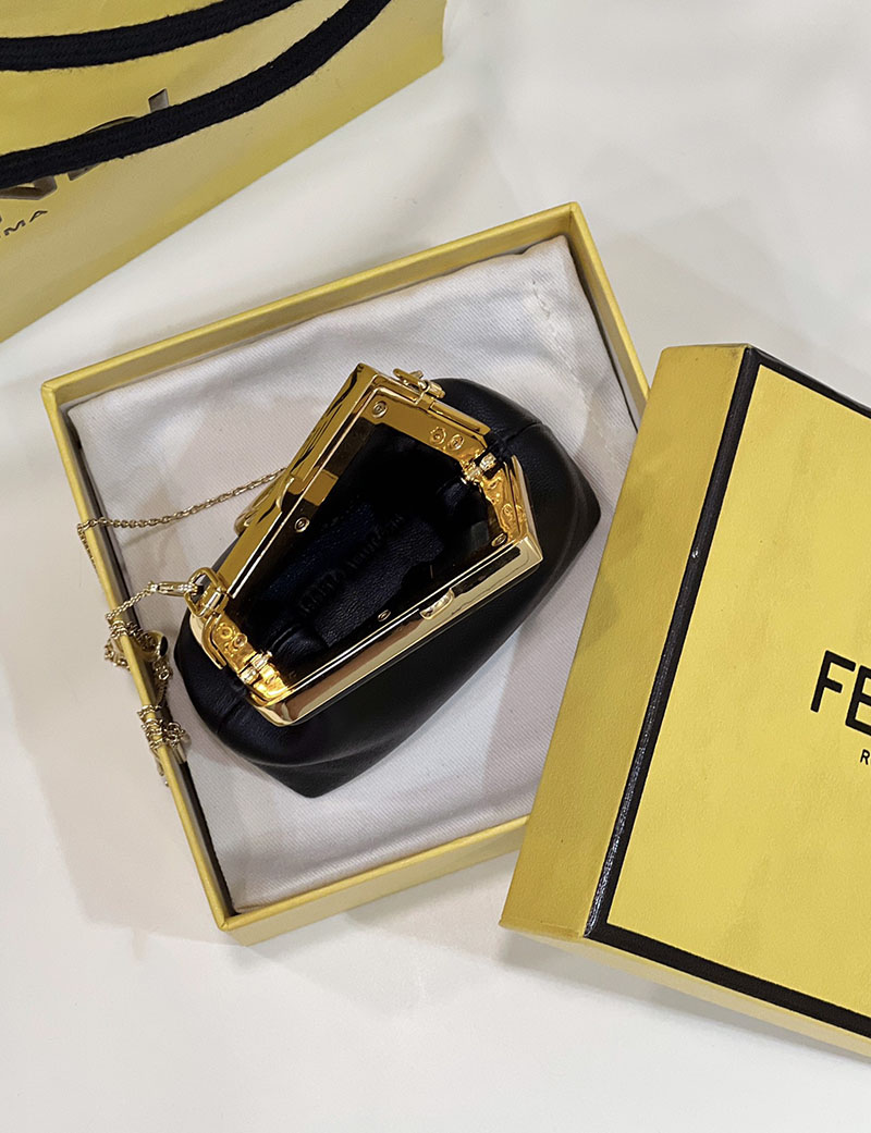 フェンディ 人気バッグ FENDI Nano Fendi First Charm レディース ナノファーストチャーム ブラック 7AS051ABVEF0KUR - 画像 (6)