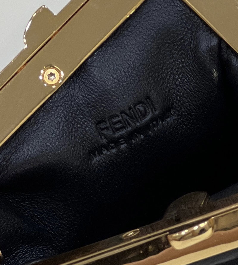 フェンディ 人気バッグ FENDI Nano Fendi First Charm レディース ナノファーストチャーム ブラック 7AS051ABVEF0KUR - 画像 (3)