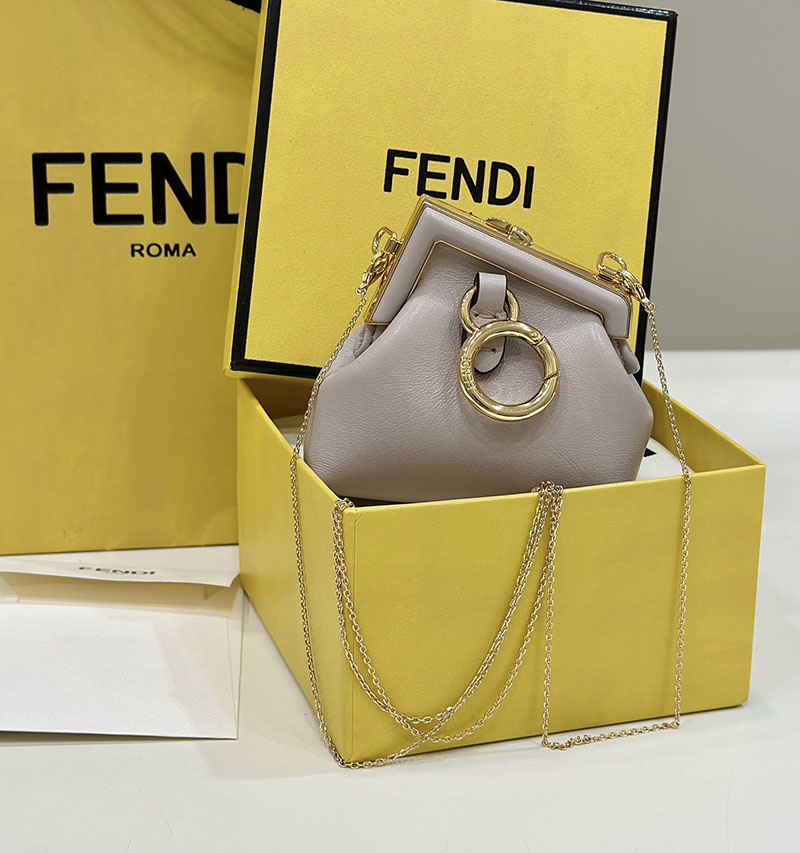 フェンディ 人気バッグ FENDI 財布 レディース コインケース(ストラップ付) ベージュ FENDI FIRST NANO CHARM 7AS051ABVEF0E65 - 画像 (9)