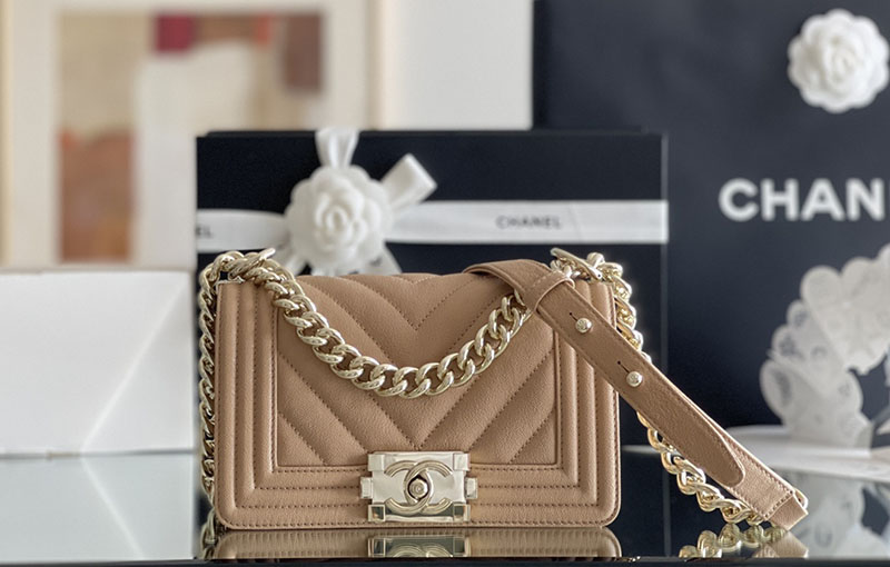シャネル 新作バッグ H品 CHANEL シェブロン ボーイシャネル20 チェーンウォレット Vステッチ モカベージュ 2520234 ボーイシャネル ミニ - 画像 (9)