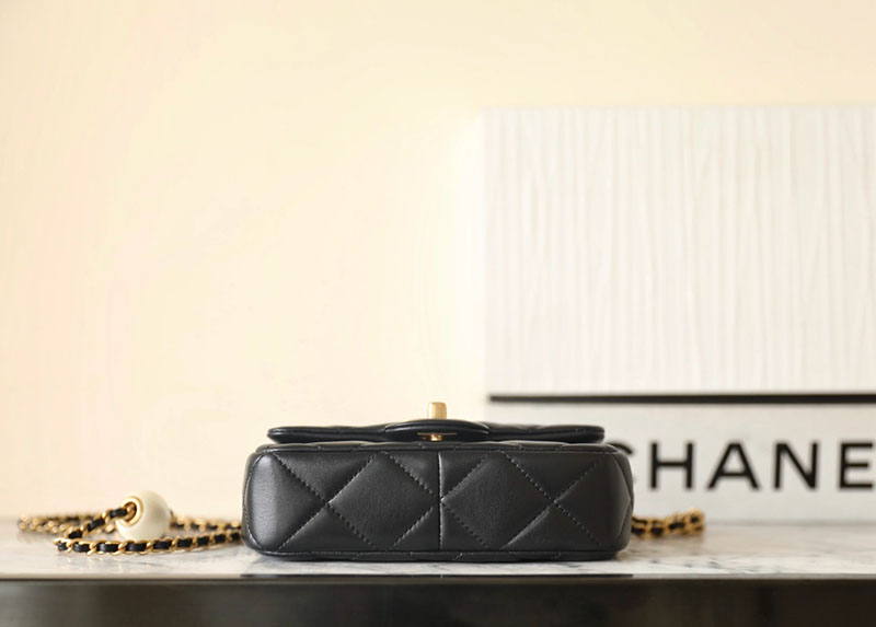 シャネル 新作バッグ H品 CHANEL 24SS LOOK40 ミニ フラップ バッグ ラムスキン ブラック AS4868 B16574 94305 - 画像 (4)