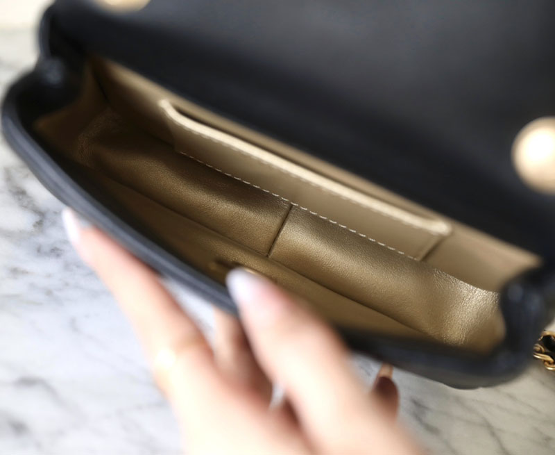 シャネル 新作バッグ H品 CHANEL 24SS LOOK40 ミニ フラップ バッグ ラムスキン ブラック AS4868 B16574 94305 - 画像 (3)