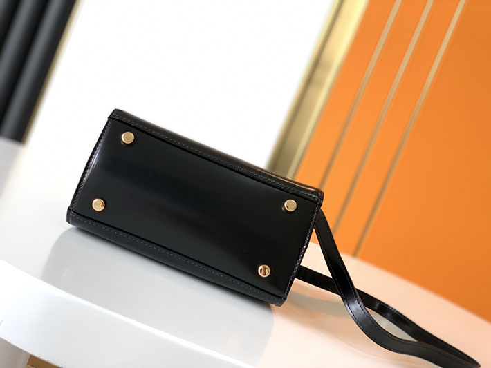 FERRAGAMO 新作バッグ フェラガモ バッグ アウトレット アイコニック トップハンドル (S) ブラック 212193 749021 - 画像 (5)