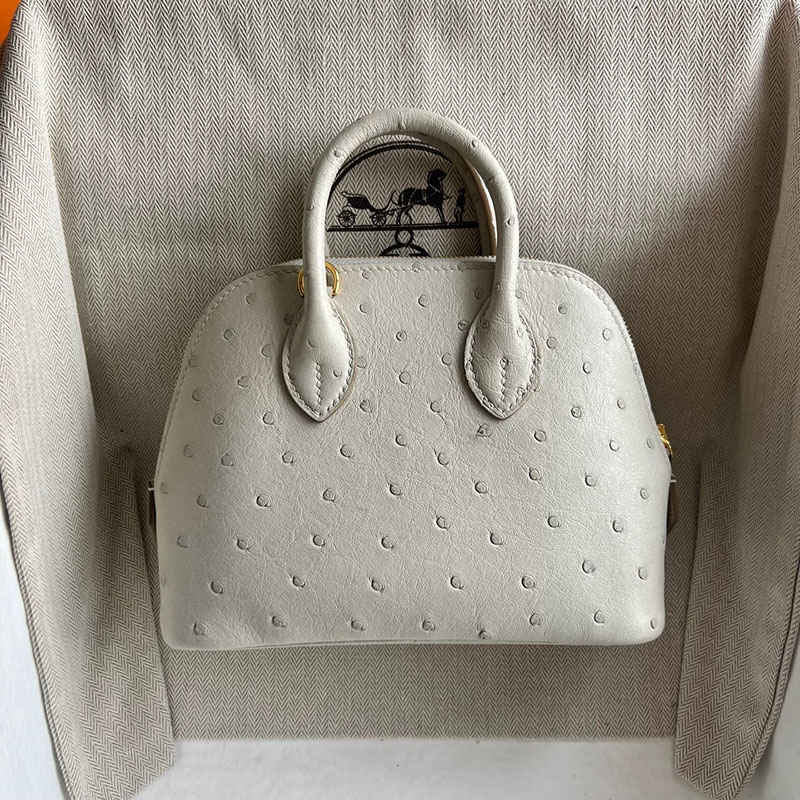 エルメス バッグ 人気 HERMES ボリード1923 20 ミニ パールグレー オーストリッチ ゴールド金具 2521251 ボリード1923 コーデ - 画像 (2)