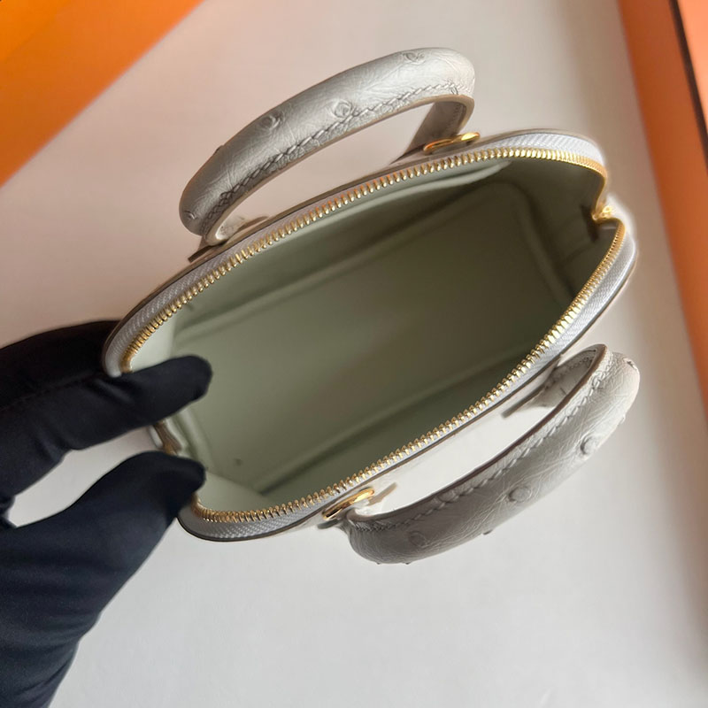 エルメス バッグ 人気 HERMES ボリード1923 20 ミニ パールグレー オーストリッチ ゴールド金具 2521251 ボリード1923 コーデ - 画像 (6)