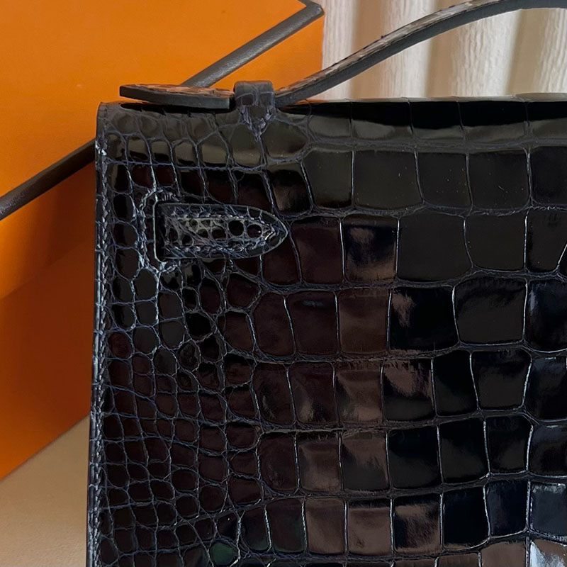 今流行りのバック レディース HERMES ポシェットケリー ブラック/ブルーマリン クロコダイル アリゲーターマット ゴールド金具 2521265 ケリーバッグ クロコダイル - 画像 (8)