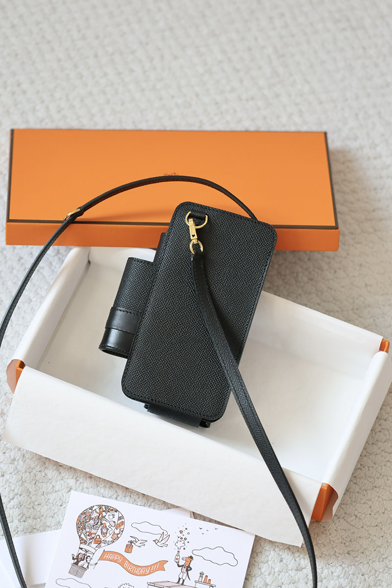 並行輸入品 HERMES エルメスウェイ スマートフォンケース リップケース付 黒 ブラック ゴールド金具 2521322 エルメス iphoneケース 公式 - 画像 (3)