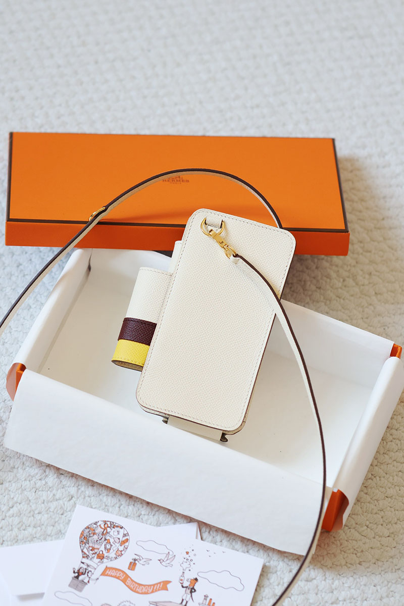 並行輸入品 HERMES エルメスウェイ スマートフォンケース リップケース付 ナタ/ボルドー/ジョーヌナプル ゴールド金具 2521330 エルメス スマホケース 新作 - 画像 (2)