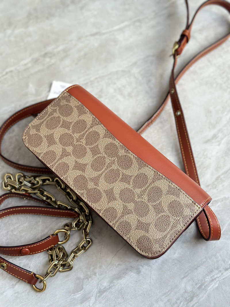 COACH CP131 B4XHG アイドル バッグ 23・シグネチャー キャンバス・スネークスキン ディテール コーチ ショルダーバッグ - 画像 (6)