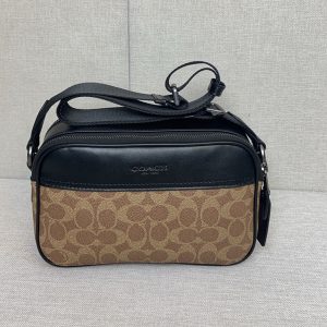 コーチショルダーバッグ斜めがけメンズ