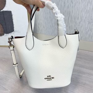 コーチ バッグ 斜めがけ 人気