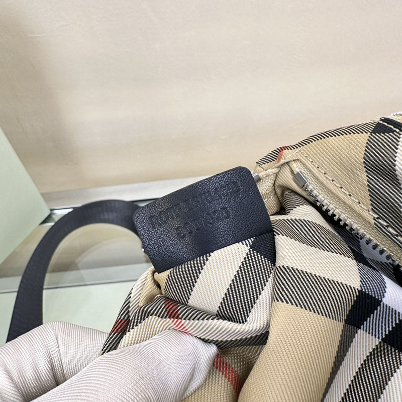 Burberry バーバリー チェック クロスボディバッグ 80913201 サンド 超N品 斜 めがけ バッグ クロス ボディ バッグ メンズ - 画像 (4)