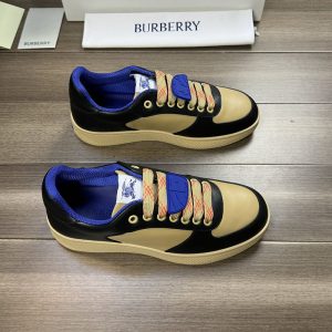 バーバリー スニーカー アウトレット