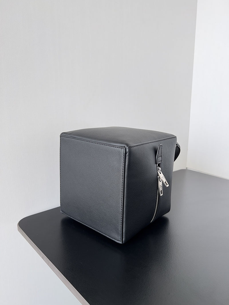 バレンシアガ アウトレット BALENCIAGA 4X4 ハンド バック L 7481942AAIM1090 ブラック カーフスキン バレンシアガ バッグ アウトレット - 画像 (8)