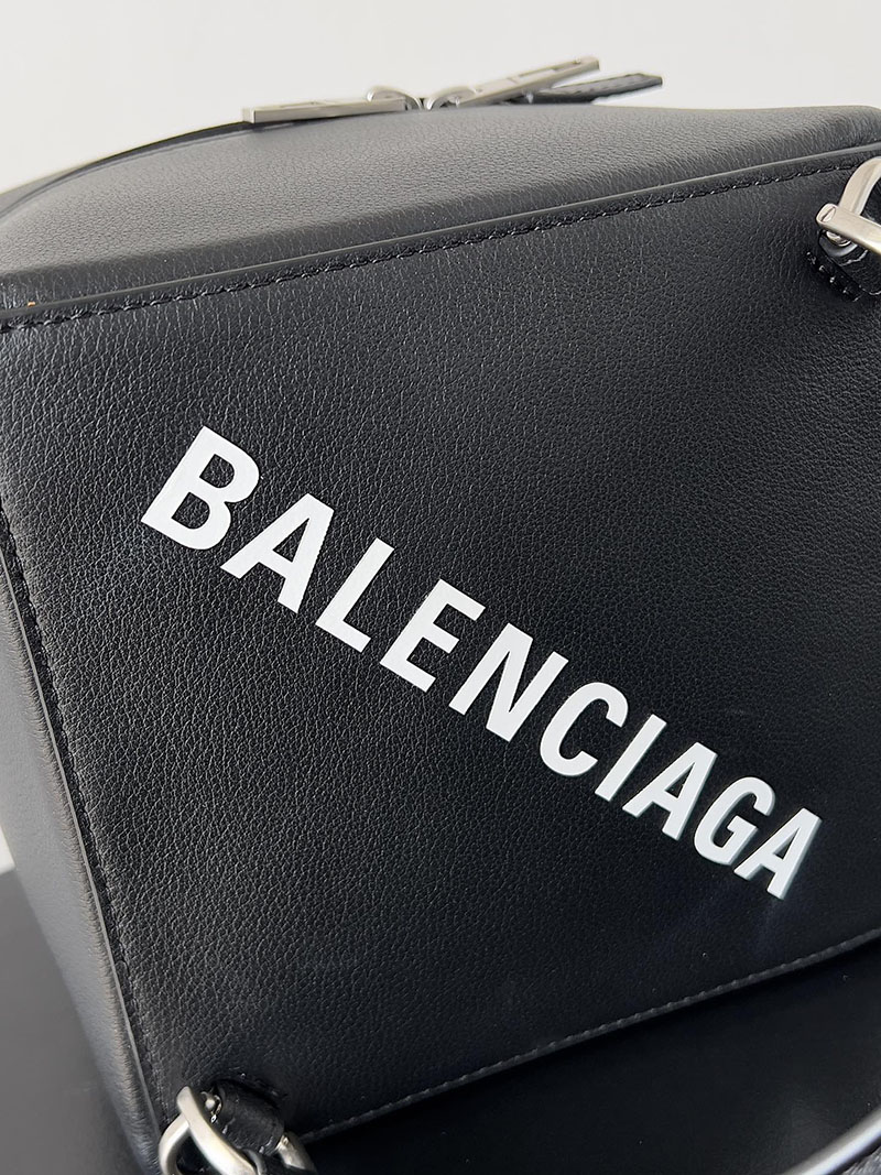 バレンシアガ アウトレット BALENCIAGA 4X4 ハンド バック L 7481942AAIM1090 ブラック カーフスキン バレンシアガ バッグ アウトレット - 画像 (6)