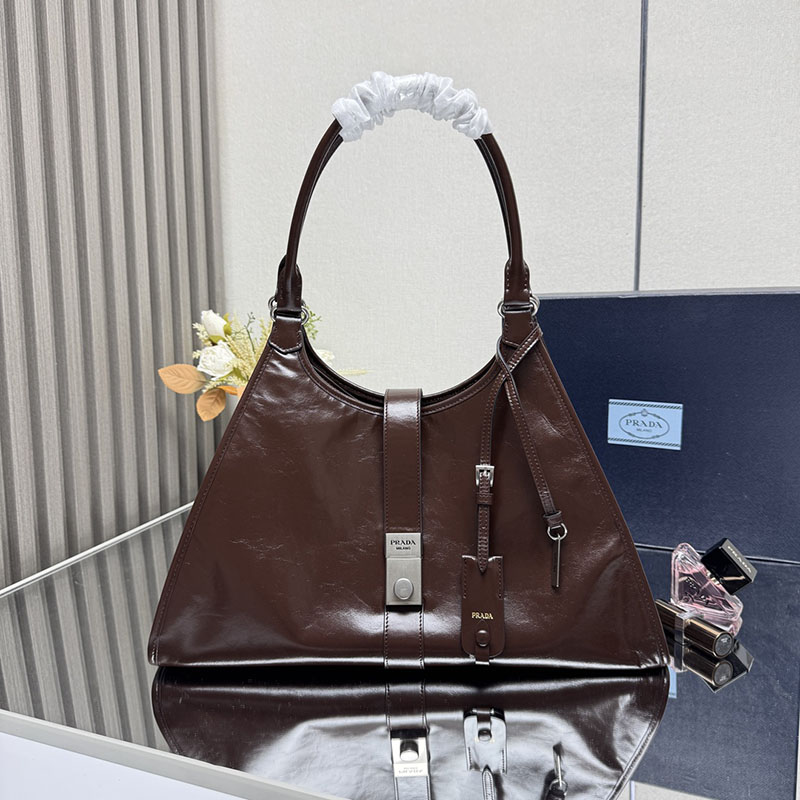 レディース プラダ ショルダーバッグ