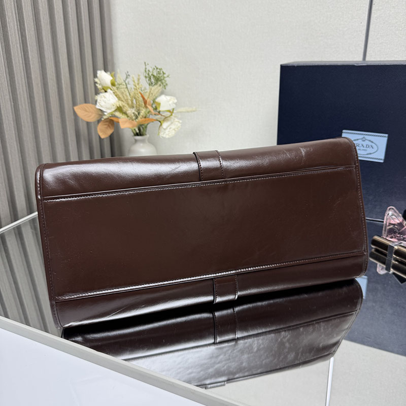 プラダ アウトレット PRADA ラージ レザー トートバッグ 1BG570_2CYR_F01D6_V_OOO ダークブラウン H品 レディース プラダ ショルダーバッグ - 画像 (7)