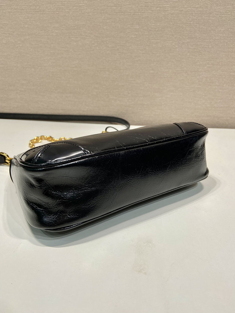 プラダ アウトレット PRADA Re-Edition ナプラックパテントレザー ミニバッグ 1BC204_2DNT_F0002_V_QOM H品 プラダレディースバッグ - 画像 (4)