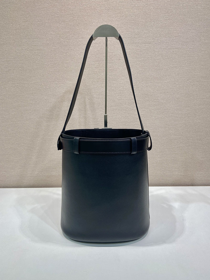 プラダ アウトレット PRADA バックル ベルト付 レザー バケットバッグ 1BE085_2CY9_F0002_V_SBO ブラック H品 プラダ バケットバッグ コーデ - 画像 (7)