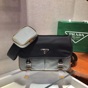 プラダ ショルダーバッグ メンズ 人気