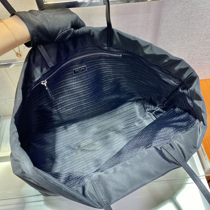 プラダ アウトレット PRADA Re Nylon トートバッグ ナイロン 1BG107_RV44_F0002 ブラック H品 プラダ トートバッグ ナイロン a4 - 画像 (4)