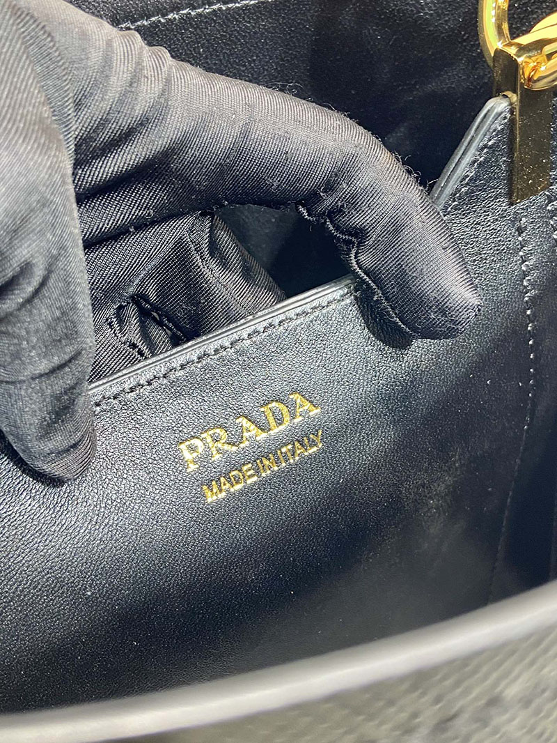 プラダ アウトレット PRADA パニエ サフィアーノレザー ミニバッグ 1BA217_2ERX_F0002_V_OOD ブラック H品 プラダ ショルダーバッグ 人気 - 画像 (2)