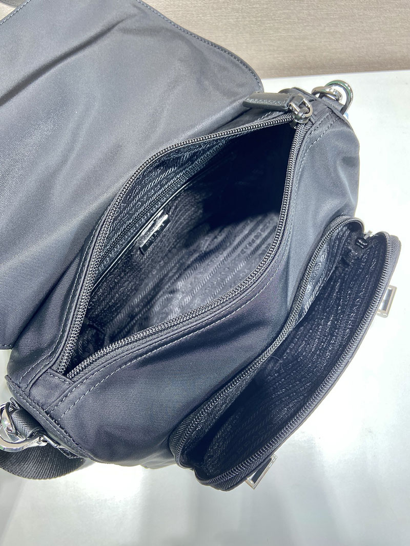 プラダ アウトレット PRADA Re-Nylon ショルダーバッグ 1BD953_RV44_F0002_V_B1M ブラック H品 プラダ ナイロンバッグ メンズ - 画像 (3)