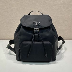 プラダ バックパック ナイロン