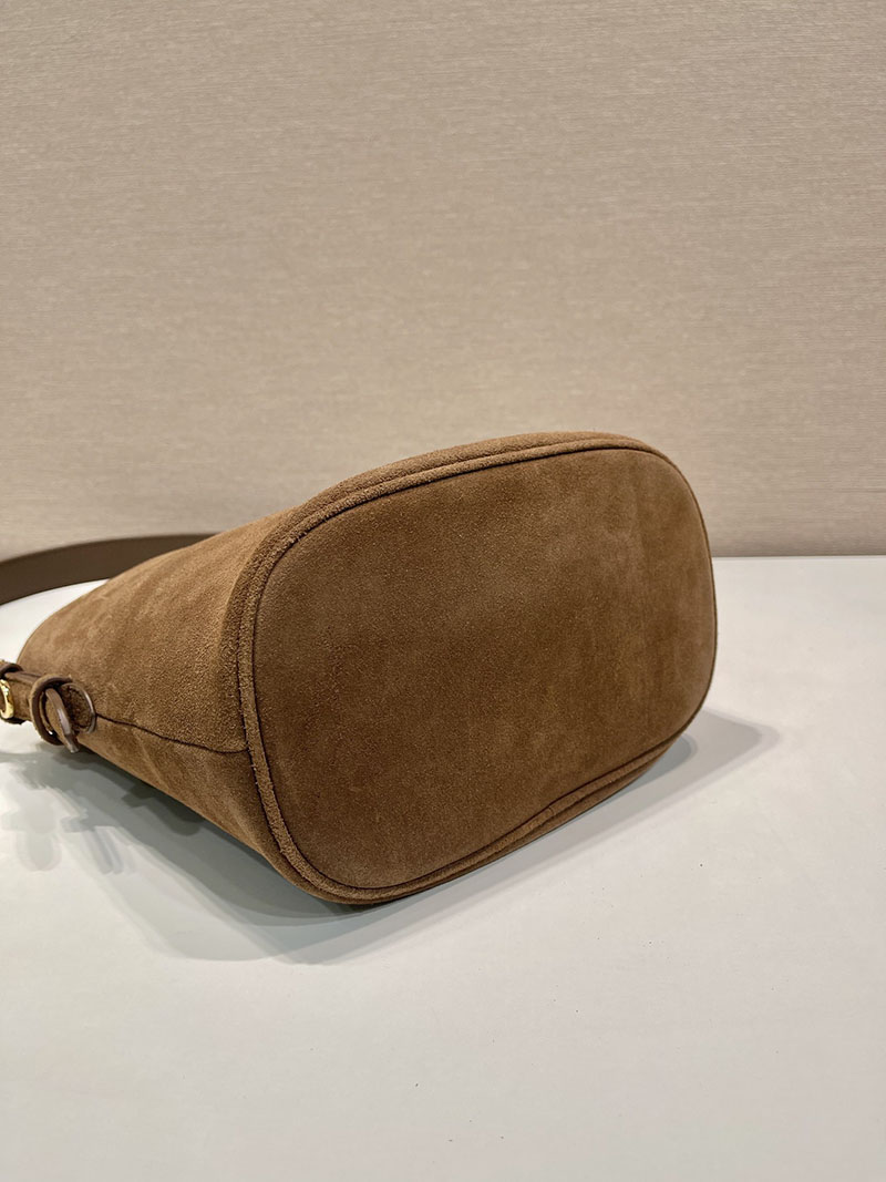 プラダ アウトレット PRADA Suede mini bucket bag スエード バケットバッグ 1BE078 ブラウン H品 プラダ 巾着バッグ アウトレット - 画像 (4)