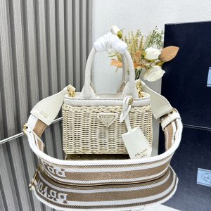 プラダ トートバッグ 人気