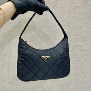 プラダ ミニバッグ ナイロン 黒