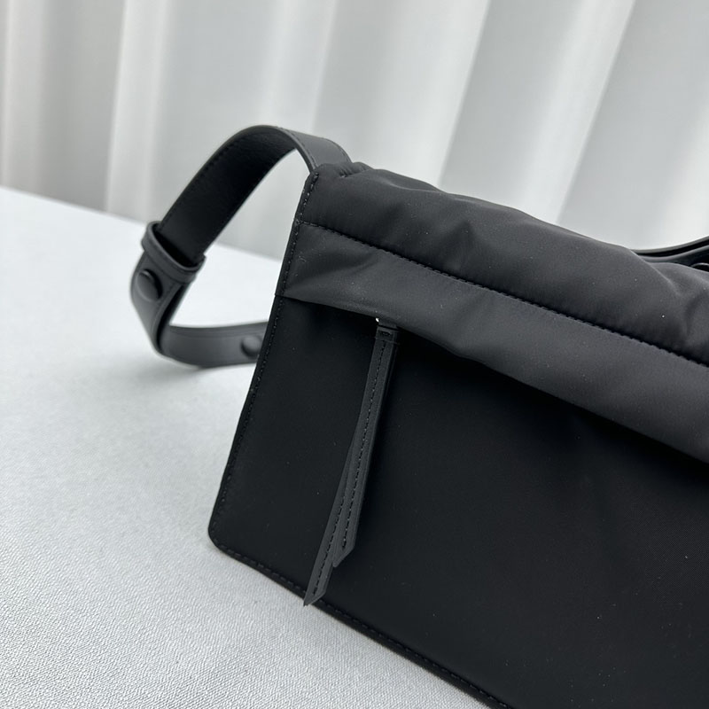 プラダ アウトレット PRADA Re Nylonミディアム ショルダーバッグ 1BD255_RDLN_F0002_V_OOO ブラック H品 プラダ バッグ アウトレット - 画像 (5)