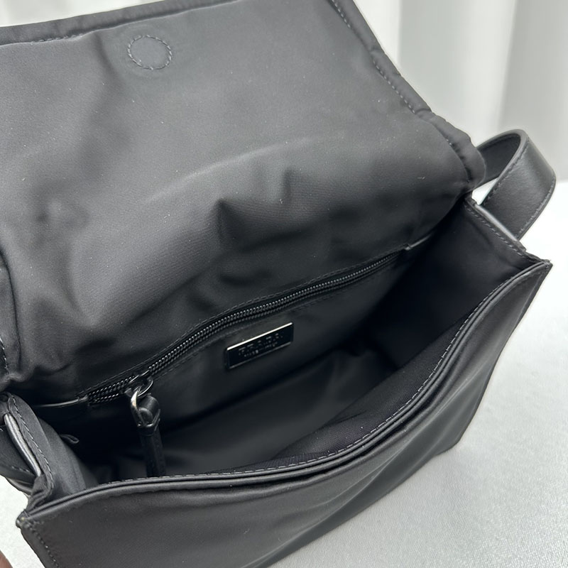プラダ アウトレット PRADA Re Nylonミディアム ショルダーバッグ 1BD255_RDLN_F0002_V_OOO ブラック H品 プラダ バッグ アウトレット - 画像 (4)