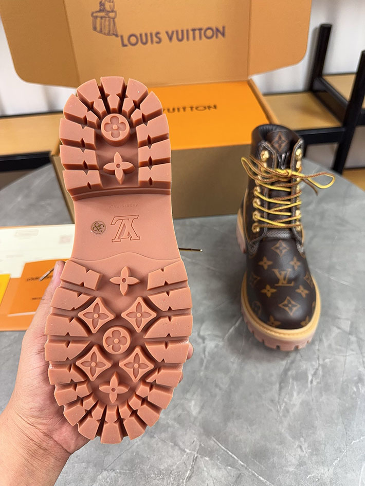 最高級ルイヴィトンスーパーコピー LV x Timberland ティンバーランド 6インチ アンクルブーツ クラシック モノグラム 1AD74C N品 ルイヴィトン ティンバーランド - 画像 (4)