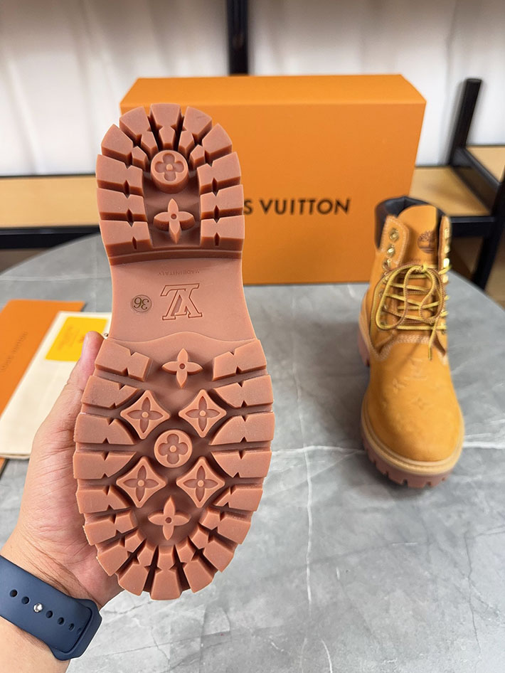 最高級ルイヴィトンスーパーコピー LV × Timberland 6-IN アンクルブーツ ノワール ブーツ 靴 2522902 N品 ティンバーランド ヴィトン プレ値 - 画像 (4)