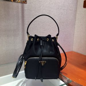 プラダ 手提げバッグ