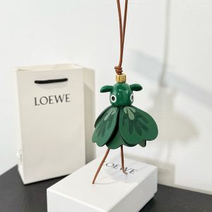 ロエベ チャーム アウトレット