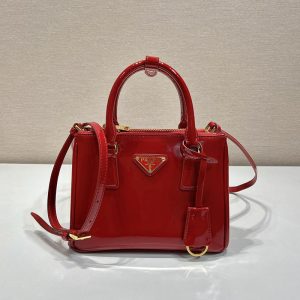 プラダミニショルダーバッグ