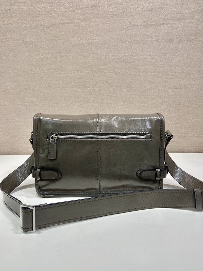 プラダ アウトレット PRADA ソフトルックスレザー ショルダーバッグ 2VD073_2CYR_F0JDS_V_OOO グレー H品 プラダ ショルダーバッグ メンズ - 画像 (7)