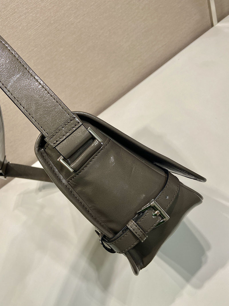 プラダ アウトレット PRADA ソフトルックスレザー ショルダーバッグ 2VD073_2CYR_F0JDS_V_OOO グレー H品 プラダ ショルダーバッグ メンズ - 画像 (5)
