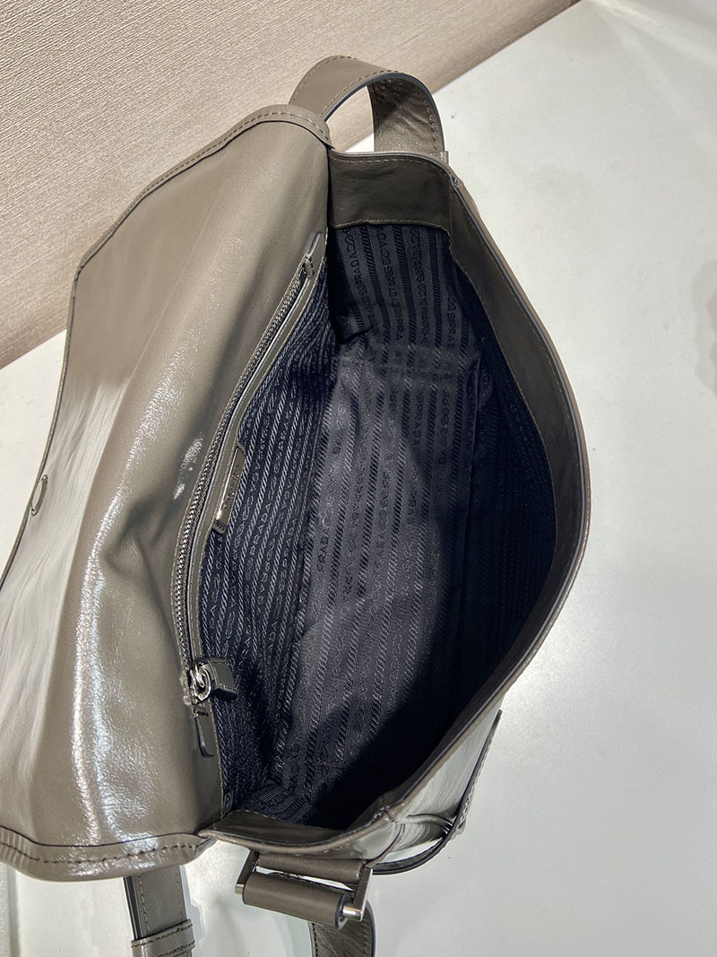 プラダ アウトレット PRADA ソフトルックスレザー ショルダーバッグ 2VD073_2CYR_F0JDS_V_OOO グレー H品 プラダ ショルダーバッグ メンズ - 画像 (3)