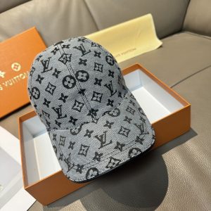 ルイヴィトン キャップ コーデ