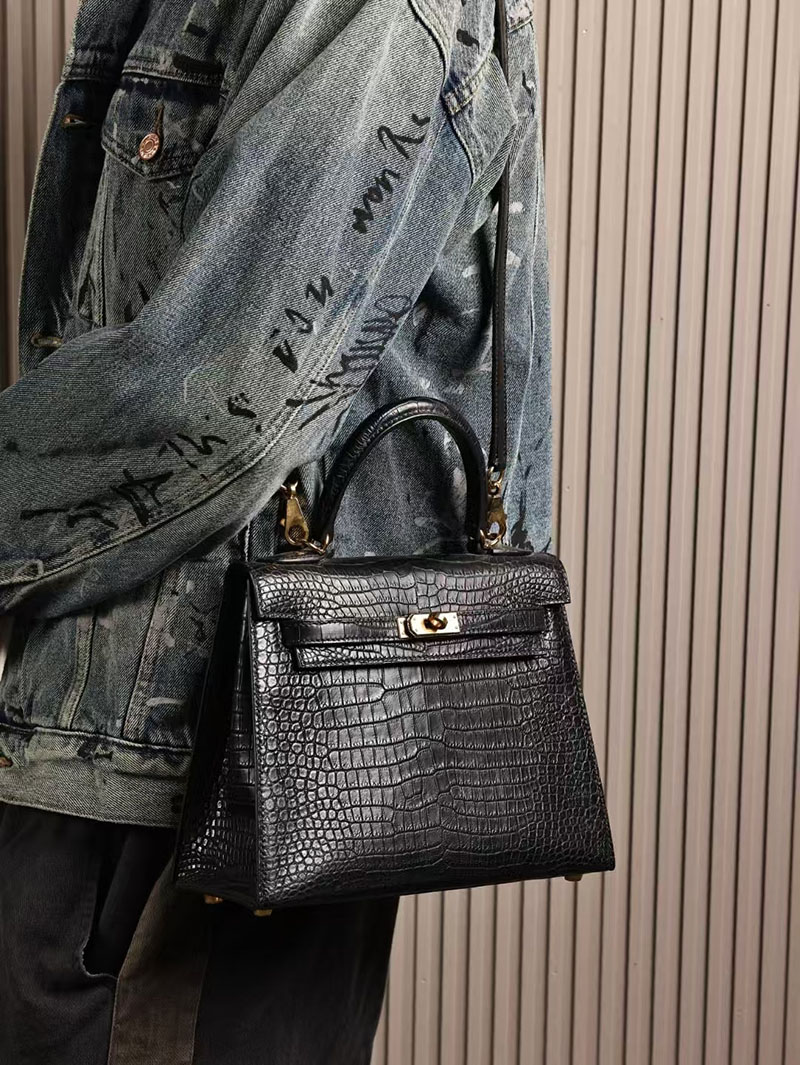 エルメスコピー ケリー25 定価 HERMES ケリー25 外縫い 黒 ブラック クロコダイル ポロサスマット ゴールド金具 2524064 - 画像 (4)